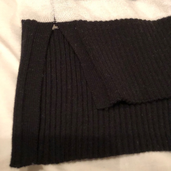 VS color block sweater light weight scoop neck - Picture 3 of 6